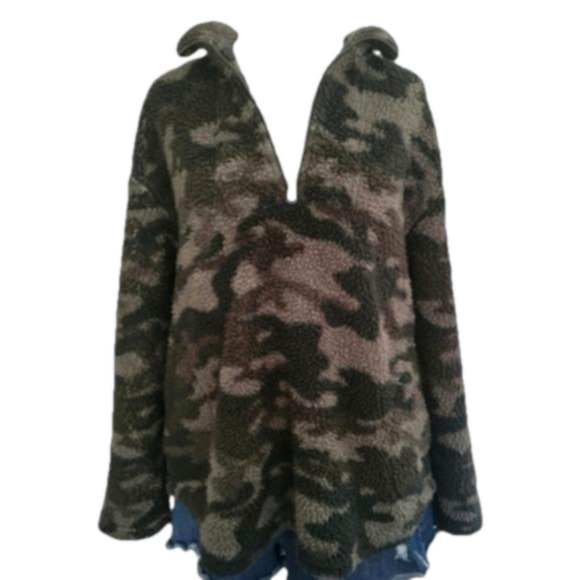 KOOKABURRA By Ugg Brushed Back Sherpa Funnel Neck Camouflage Pullover Size L - Picture 4 of 10